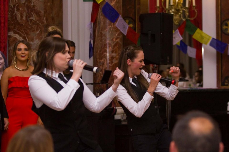 Sing Out Waitresses and Waiters