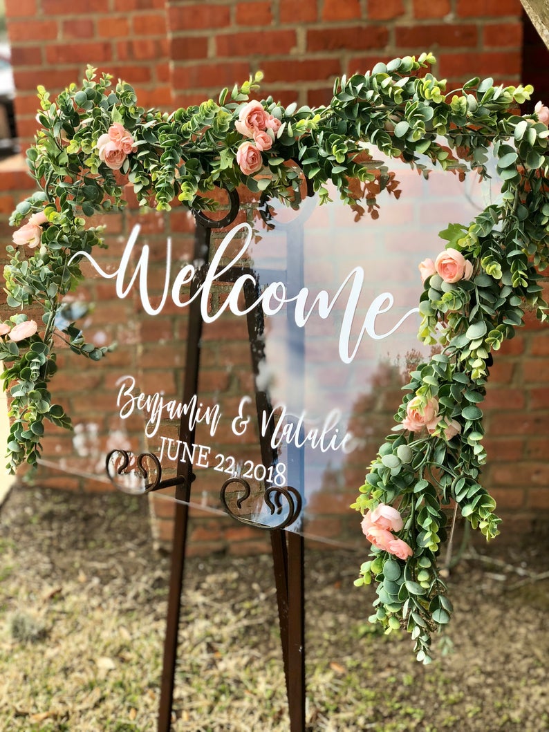 Glass Signs to Welcome Guests.