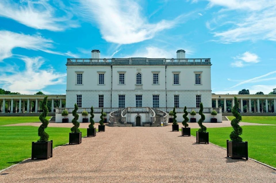 The grand drive to this house of delight.