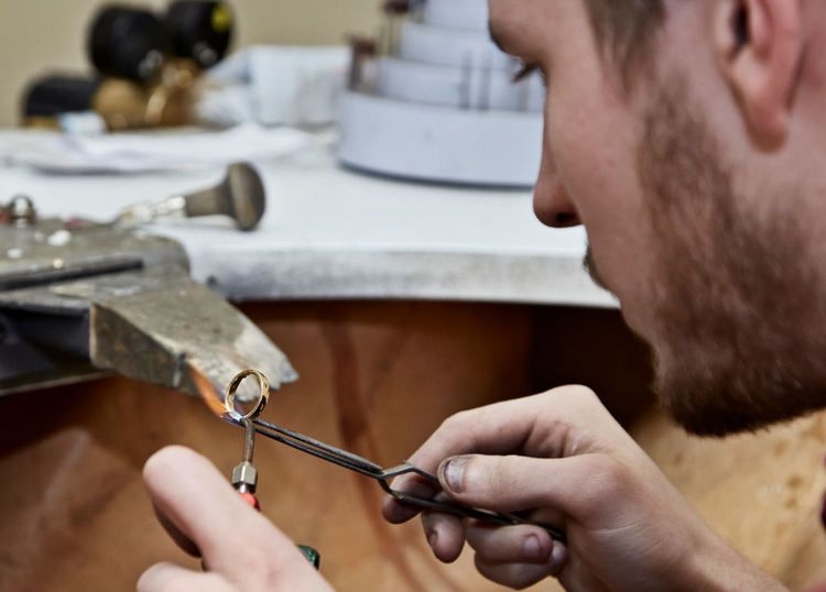 Matthew Powell Bespoke Wedding Jewellery.