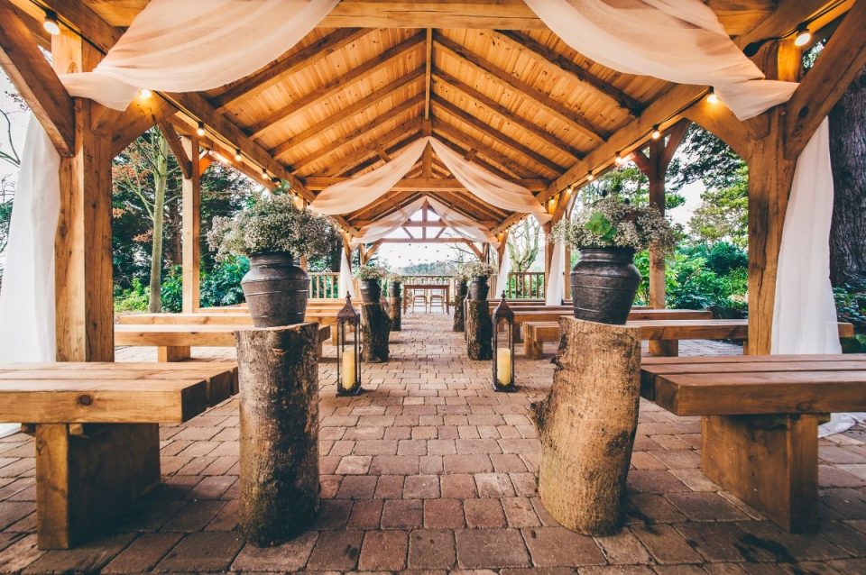 Such a beautiful outdoor wedding venue.