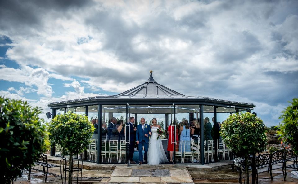 For an outdoor wedding in England, this is perfect!