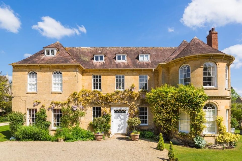 Upper Court in Tewkesbury looks like a Mediterranean mansion.