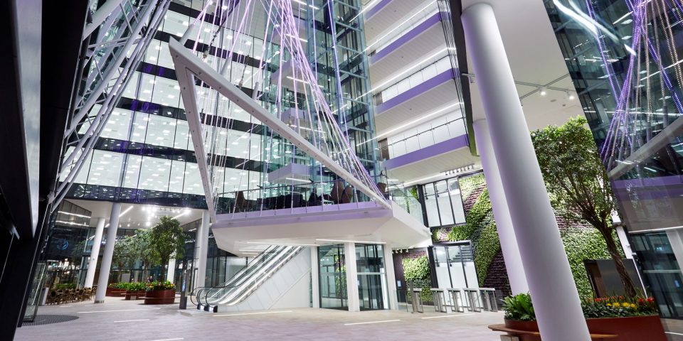 The main entrance to Central Square is rather modern and space-agey - great for modern couples!