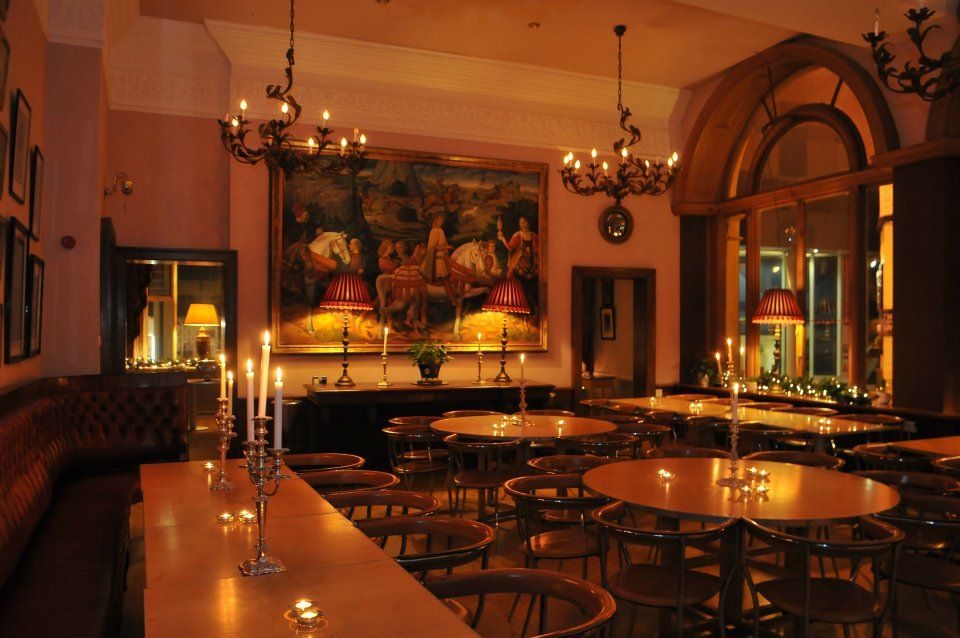 We love the main dining room in this venue, once a private Gentleman's club!