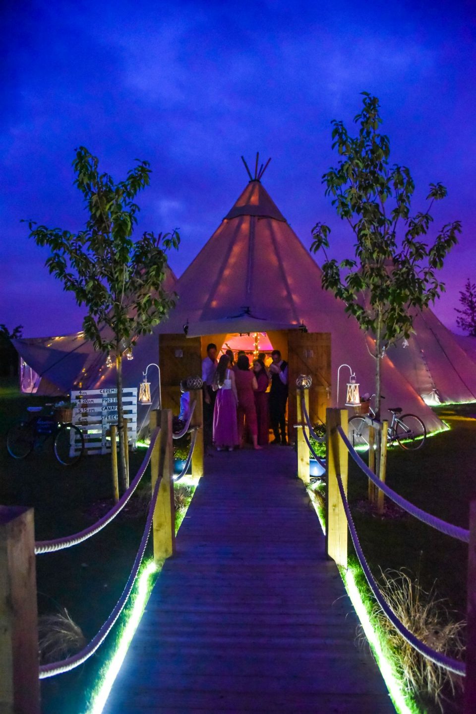 Oaklea Events is beautifully lit in the evenings too!