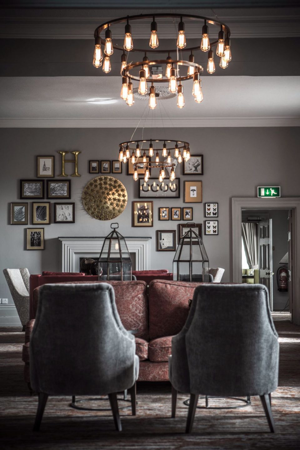 This venue has rather modern interiors making it a really pleasant environment.