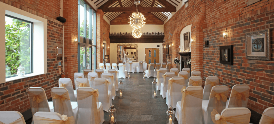 We just love the chandeliers in this venue!