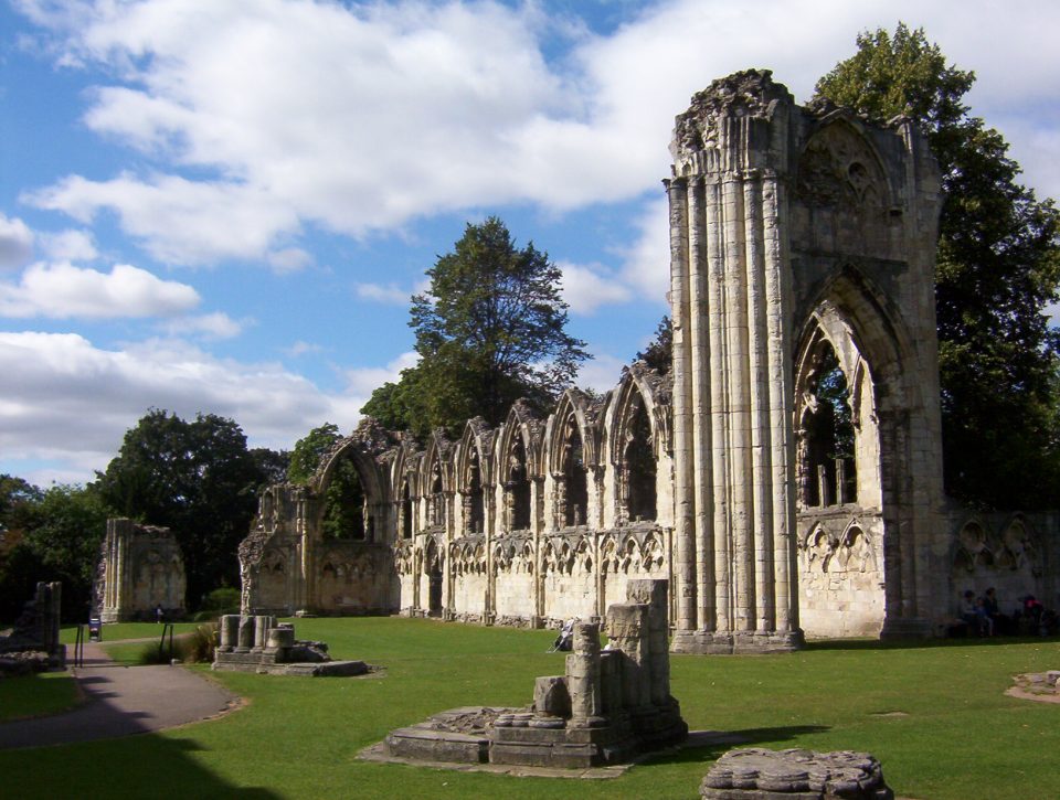 There's something oddly romantic about the gothic abbey.