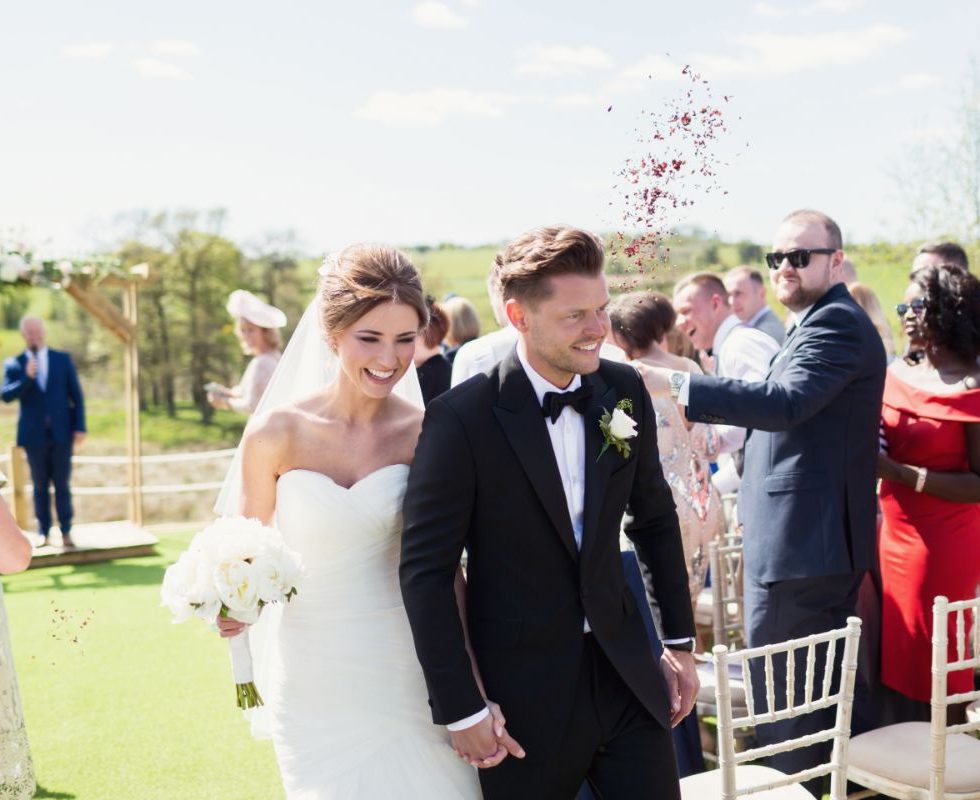 Outdoor wedding venues surrounded by Scottish countryside look incredible!