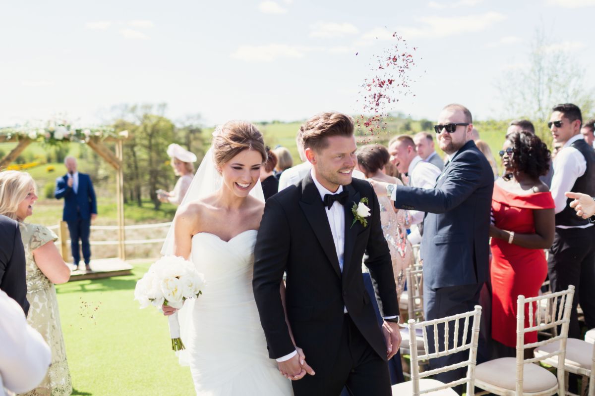 Outdoor wedding venues surrounded by Scottish countryside look incredible!