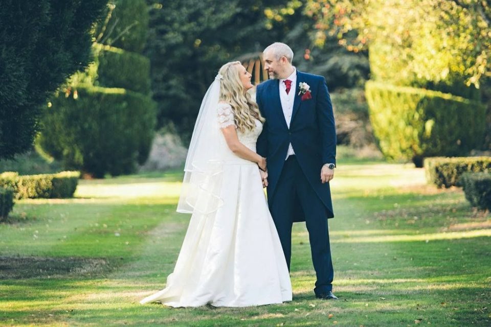 The grounds of Norwood Park are perfect for wedding photos!