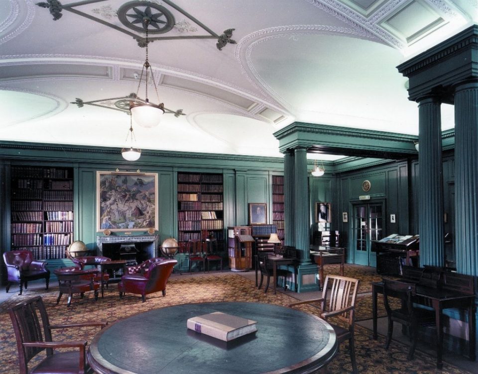 A perfect corner for bookworms! Imagine this lovely room decorated for a ceremony?
