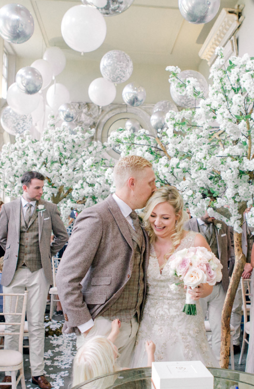 How incredible are these wedding photos!