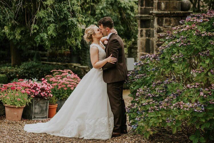 Their wedding photos are amazing!