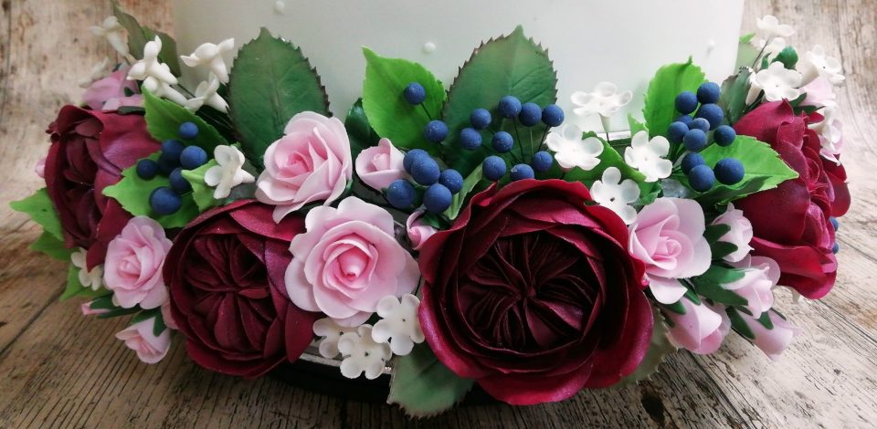 Dawn Blunden from Sophisticake makes cakes for the royal family she's THAT good!!