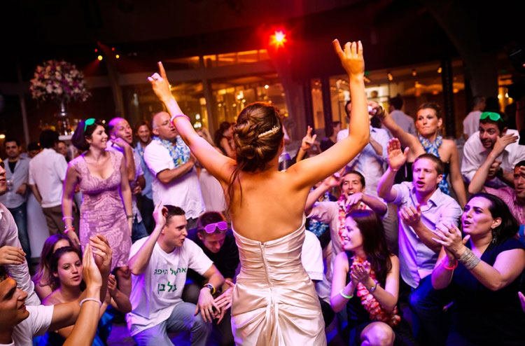 Providing fabulous entertainment, the Surprise Wedding Singers will put on an incredible performance!