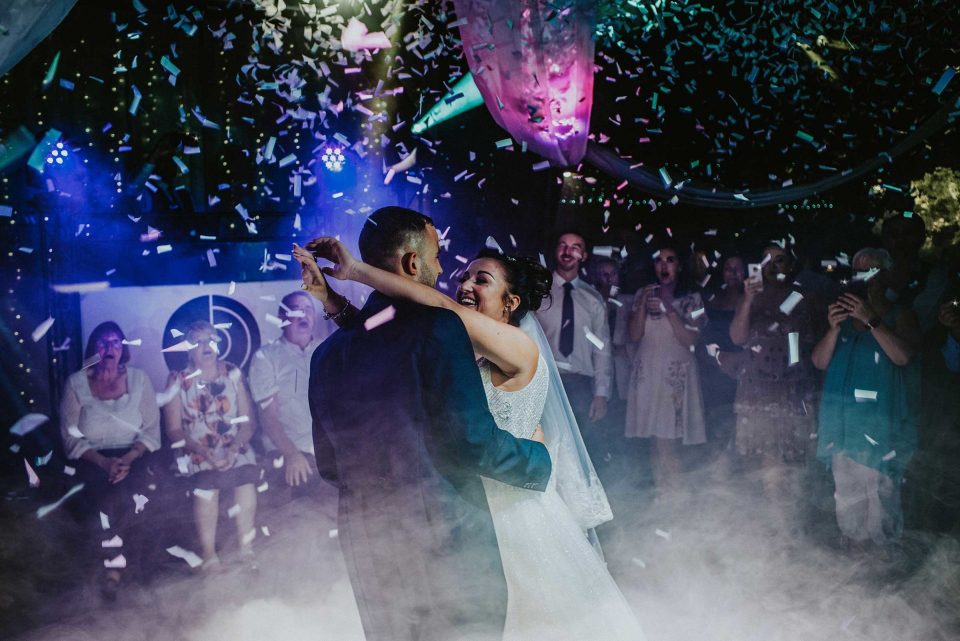 Have the party of your life with Damian Kelly!